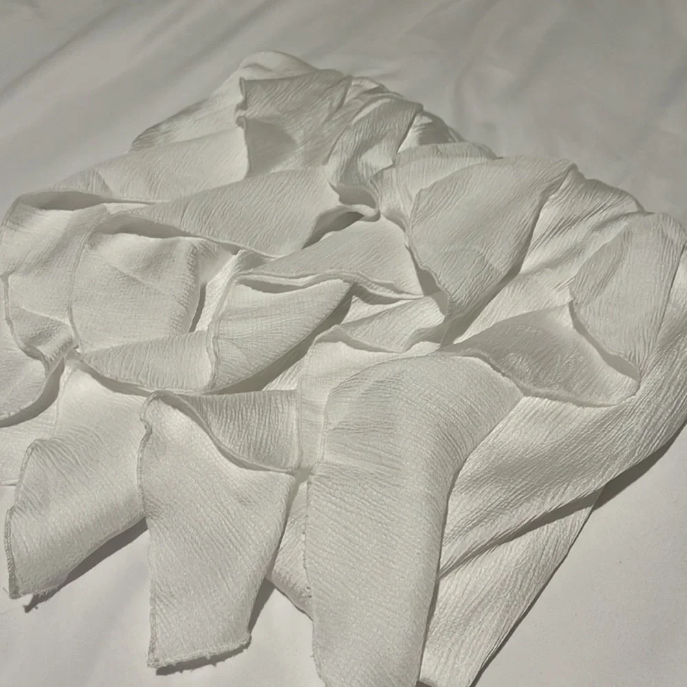 Allemy women’s size large ruffled tube top white NWT - Picture 2 of 3